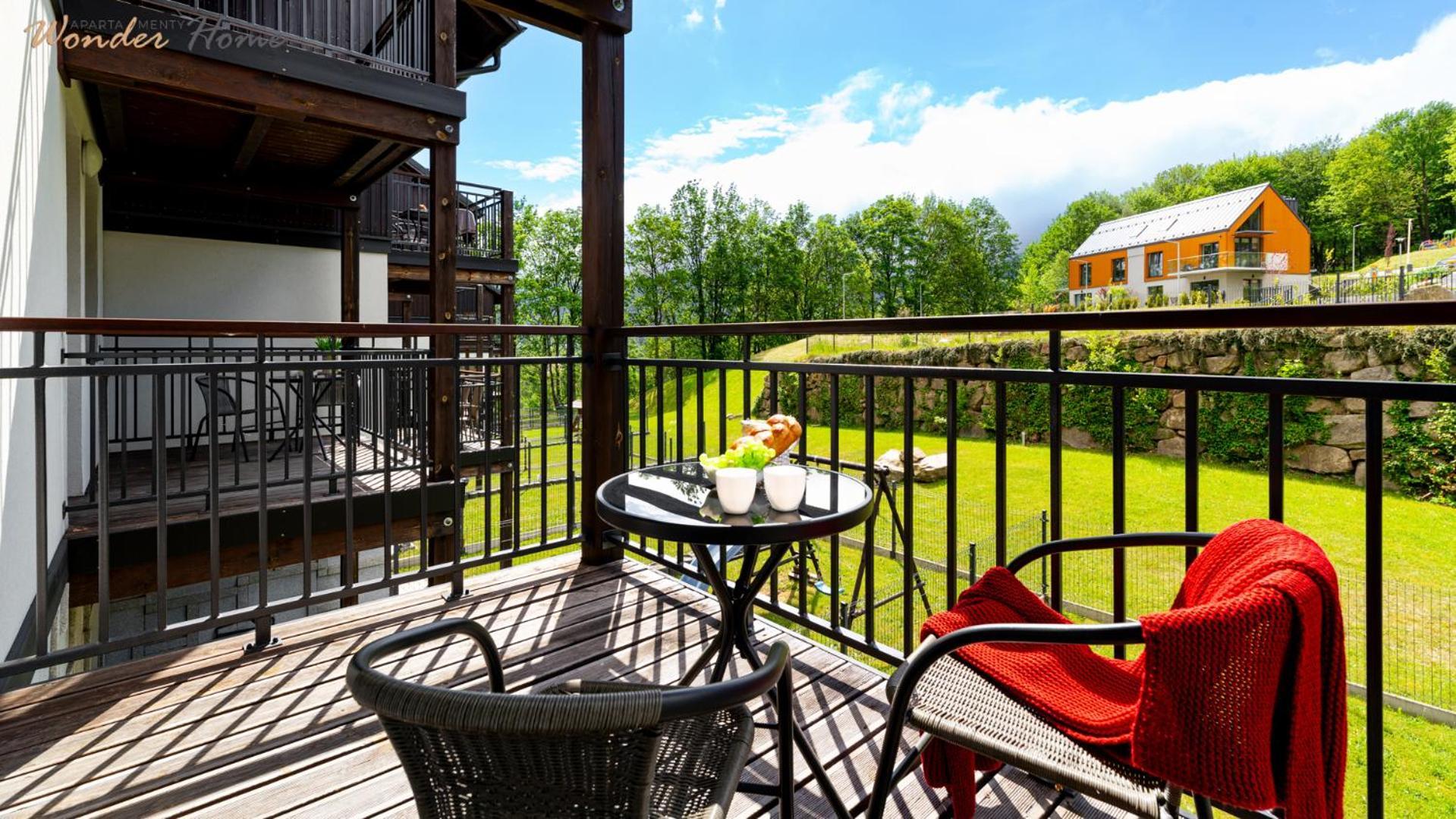 Wonder - Karpacz: Slope-side On Sudeten Trail Apartment Karpacz