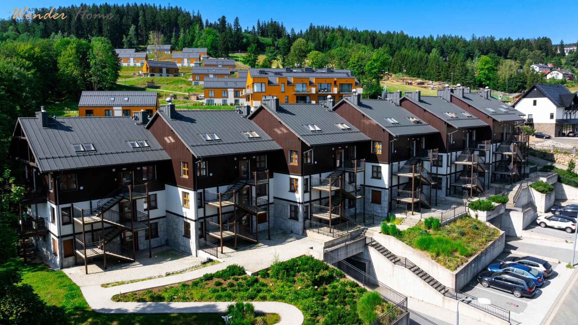 Wonder - Karpacz: Slope-side On Sudeten Trail Apartment *